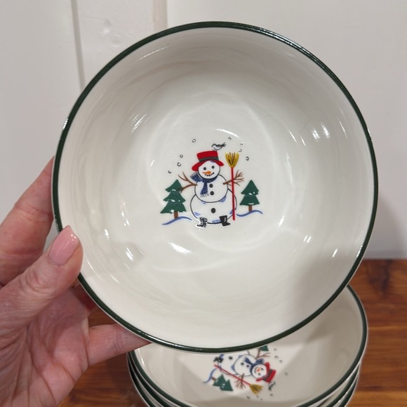 Pfaltzgraff Snow Village Snowman Tree Christmas Soup/Cereal Bowl Set of 4 - Picture 2 of 4
